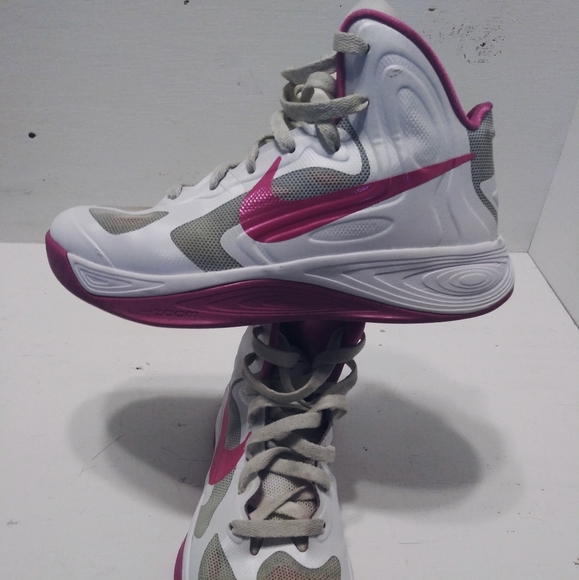 Nike Shoes - Nike Hyperfuse breast cancer ribbon size 6.5